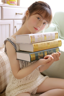 局长含着秘书的小奶头